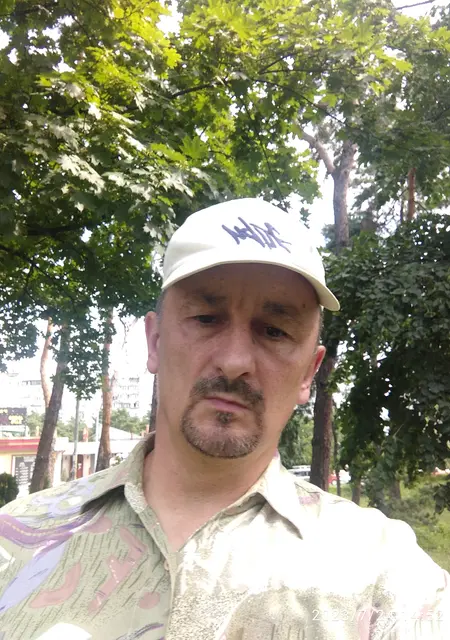 Я Андрей, 61, из Киева, ищу знакомства без обязательств