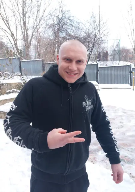 Я Ваня, 24 років з Хмельницького, шукаю знайомство для постійних стосунків