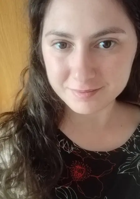 Soy Nuria, 26 años de Valencia, busco conocer gente para hacer nuevos amigos