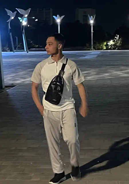 Рома з Маріуполя, мені 23 років, познайомлюсь для спілкування