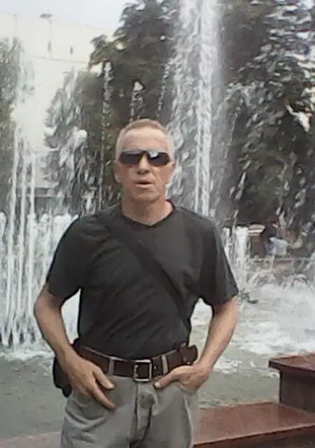 Я Веталик, 30, из Кременчуга, ищу знакомство для постоянных отношений