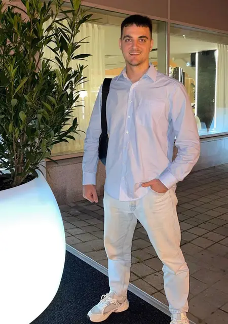 Dmitry из Луцка, мне 27, познакомлюсь для приятного времяпровождения