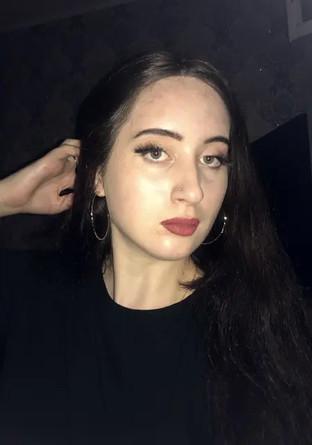 I'm Alina, 21 from London, seeking connections for chat