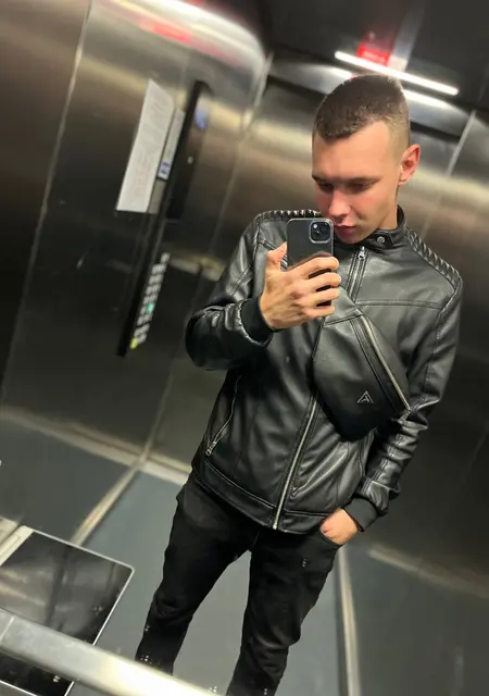 Andrey из Мукачева, ищу на сайте знакомства без обязательств