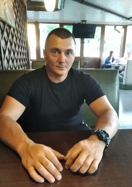 Я Саша, 39, знакомлюсь для общения в Сумах