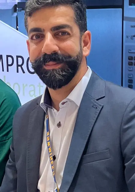 Я Alireza, 43, знакомлюсь на одну ночь в Франкфурте-на-майне