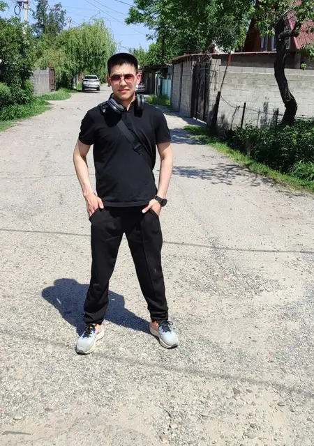 Aman Karabaev из Бишкека, мне 20, познакомлюсь на одну ночь