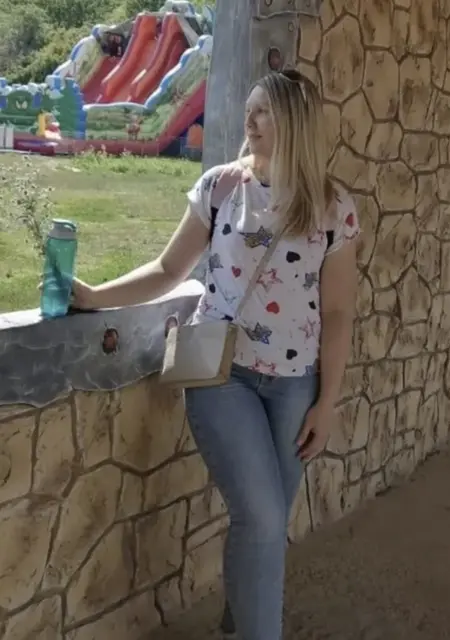 Я Инна, 38, знакомлюсь без обязательств в Алматы