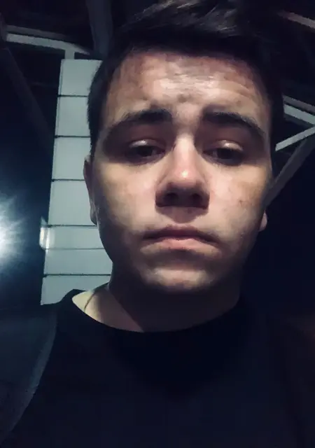 Владислав из Витебска, мне 21, познакомлюсь для приятного времяпровождения