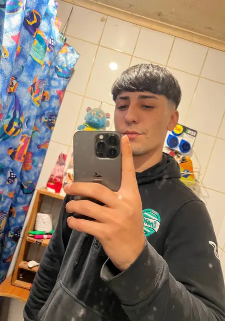 Javier из Буин, мне 22, познакомлюсь для вирта