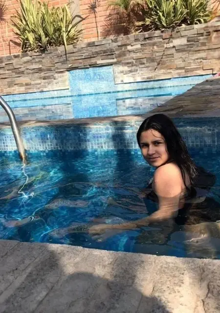 Я Alexandra, 19, из Мадрида, ищу знакомство