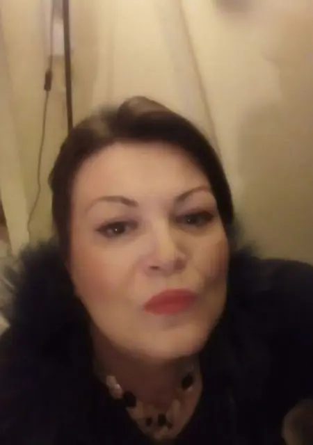 Sarah из Афин, мне 42, познакомлюсь без обязательств