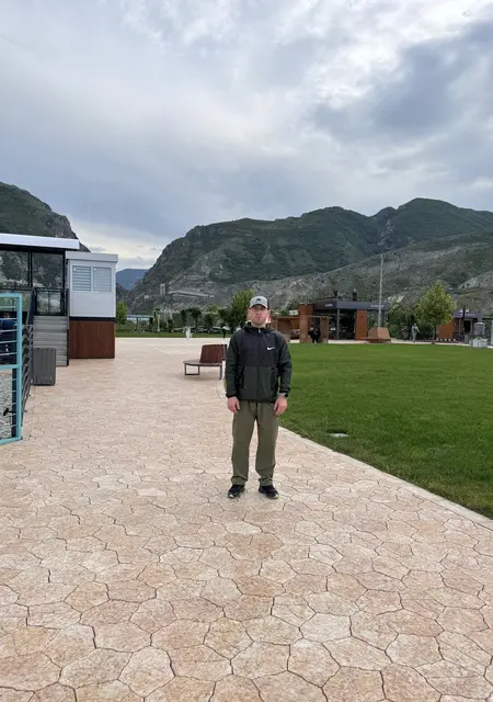 Артур из Токмака, мне 29, познакомлюсь без обязательств