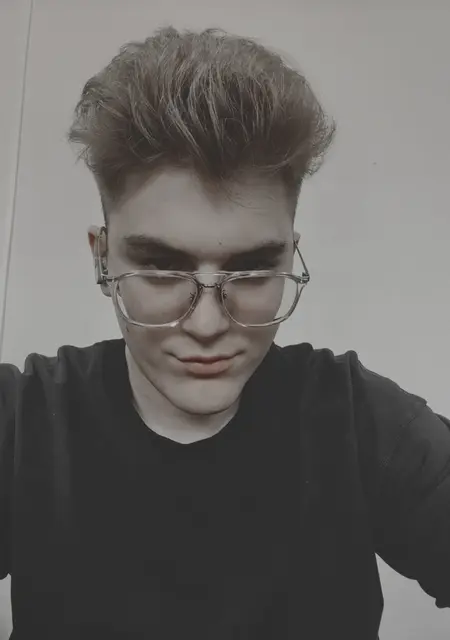 Я Svyatoslav, 22 років, знайомлюсь без зобов'язань у Донецьку