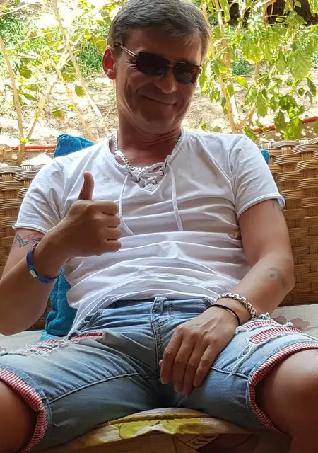 Виталий из Минска, мне 57, познакомлюсь для приятного времяпровождения