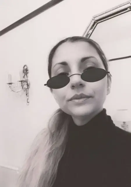 Я Emi, 42, знакомлюсь в Бухаресте