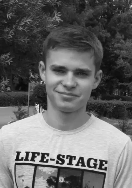 Я Олег, 32 років, знайомлюсь для приємного проведення часу у Чернівцях