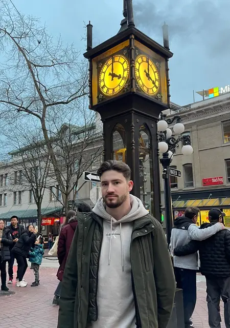 Богдан из Дармштадта, ищу на сайте знакомства на одну ночь