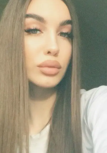 Кристина з Київ, мені 18 років, познайомлюсь для спілкування