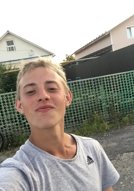 Я Максим, 30 років з Макіївки, шукаю знайомство для постійних стосунків