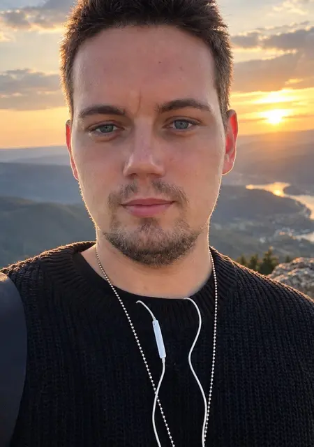 Soy Vanya, 27 años, conociéndome para chatear en Málaga