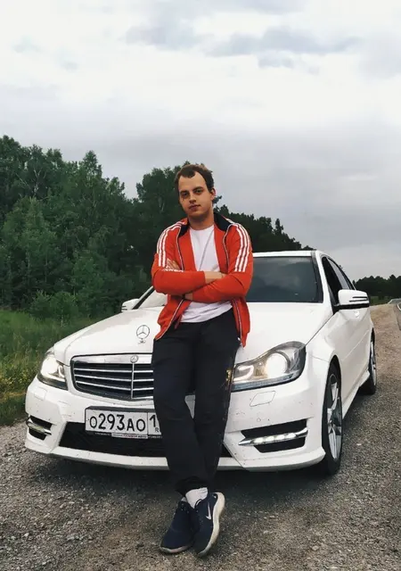 I'm Artem, 26, looking to meet for pleasant pastime in Manchester