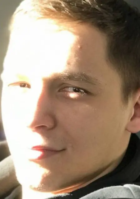 Олег з Першотравенськ, шукаю на сайті знайомства без зобов'язань