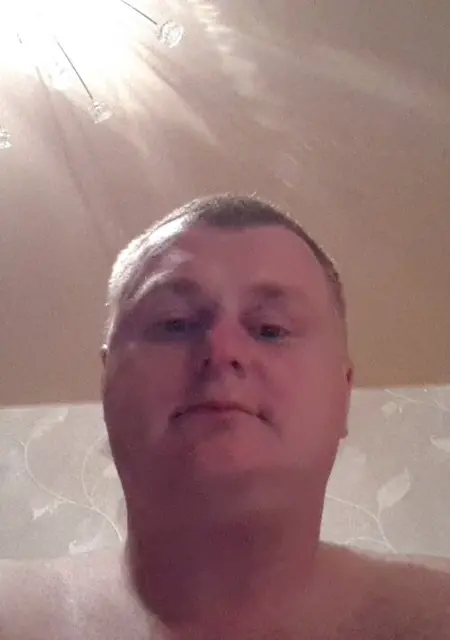 Я Михаил, 43, знакомлюсь без обязательств в Херсоне