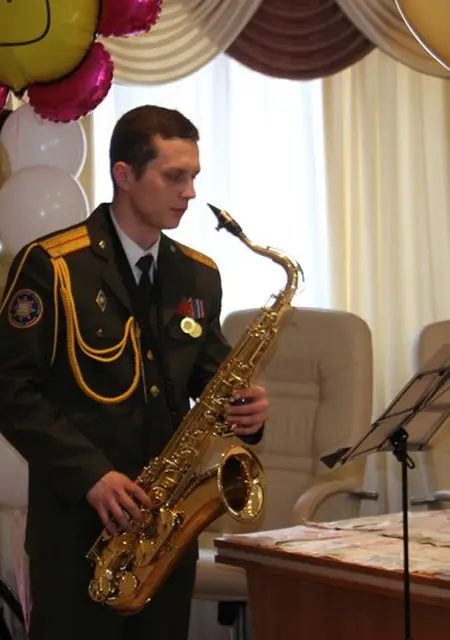 Я Артём, 35, знакомлюсь на одну ночь в Старых Дорогах