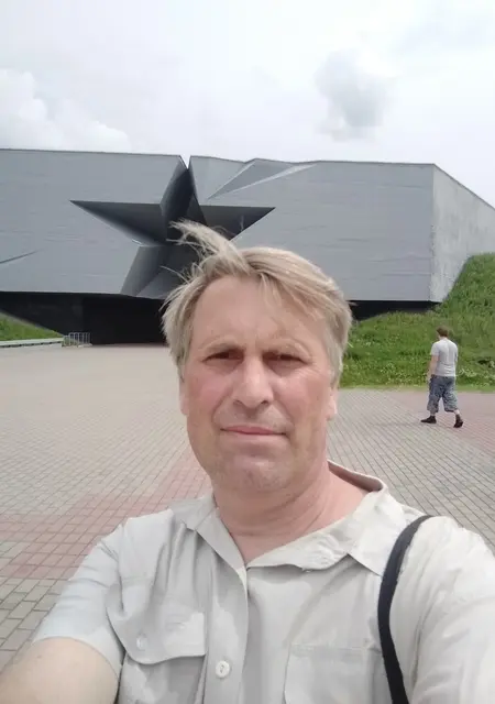 Дмитрий из Гомеля, мне 53, познакомлюсь для приятного времяпровождения