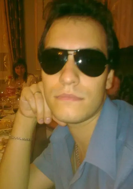 Я Александр, 40, из Житомира, ищу знакомства на одну ночь