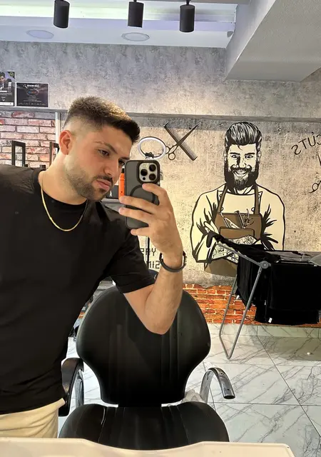 Furkan из Анкары, мне 23, познакомлюсь для открытые отношения