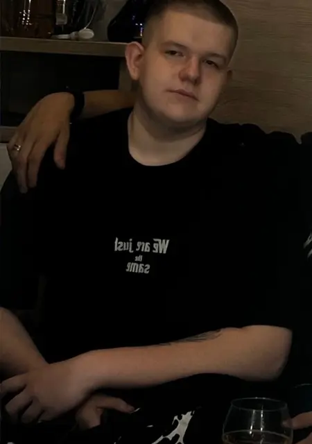 Артём из Семей, ищу на сайте знакомства на одну ночь