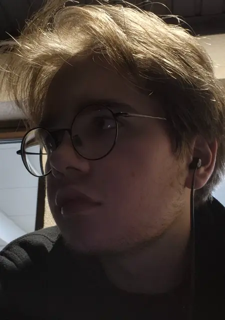 Влад з Хмельницького, мені 20 років, познайомлюсь для вірт