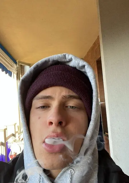 Александр из Минска, мне 24, познакомлюсь без обязательств