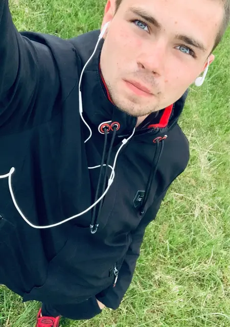 Влад з Кременчука, шукаю на сайті вірт