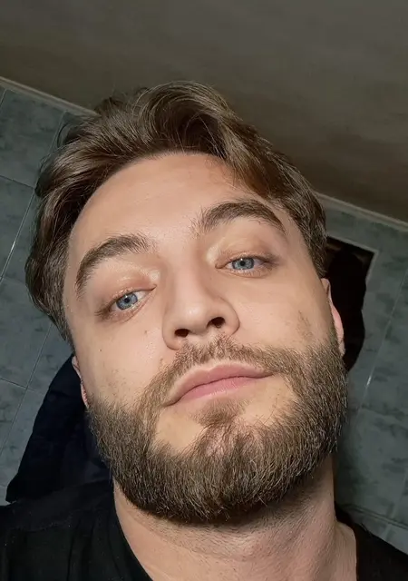 Я Rzv, 32, знакомлюсь без обязательств в Бухаресте