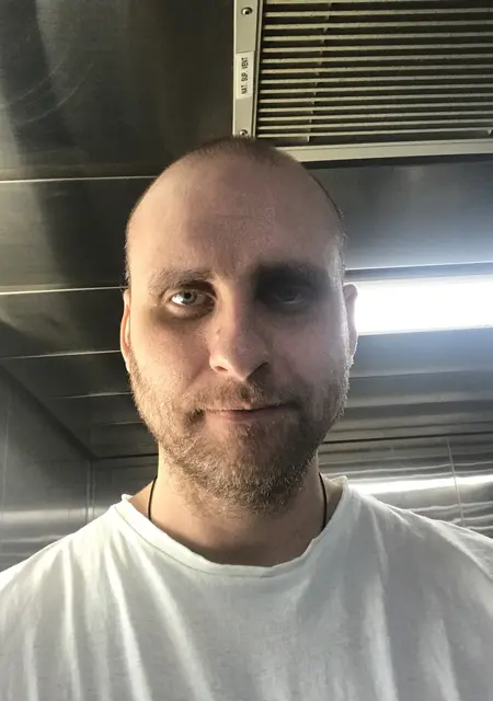 Я Михаил, 41, из Херсона, ищу знакомства на одну ночь