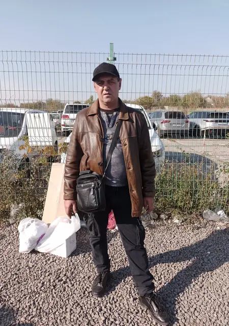 Руслан из Луганска, мне 52, познакомлюсь на одну ночь