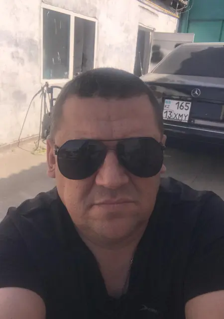 Максим из Волковыска, мне 44, познакомлюсь без обязательств