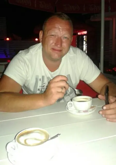 Андрей из Могилёва, мне 45, познакомлюсь для приятного времяпровождения