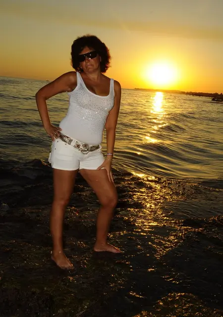 Я Елена, 55, из Киева, ищу знакомства без обязательств