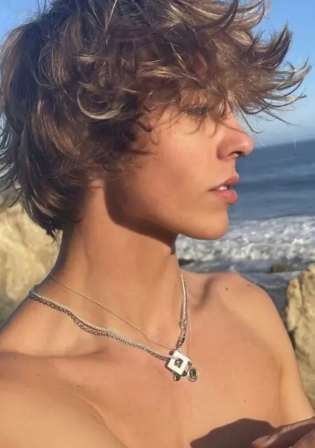 Я Holly, 25, из Осимо, ищу знакомство для вирта