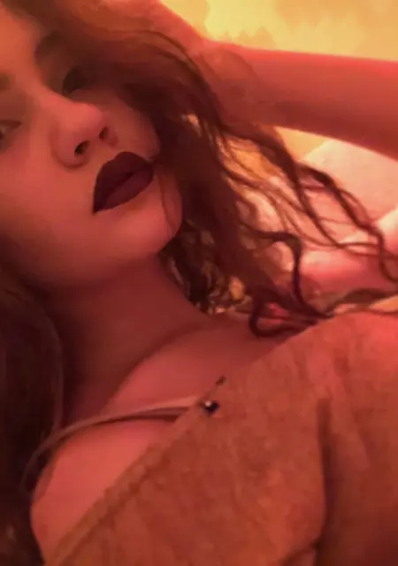 Я Александра, 21, из Житомира, ищу знакомства без обязательств