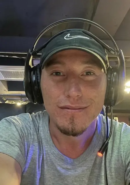 Soy Petr, 33 años de Madrid, busco conocer gente para pasatiempo agradable