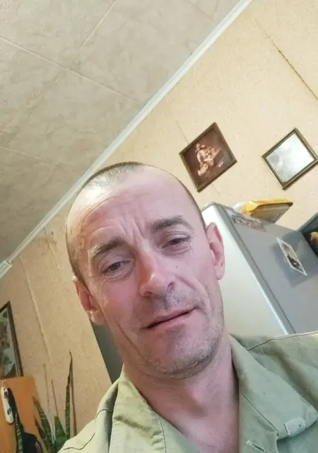 Я Dennis, 48, знакомлюсь без обязательств в Харькове