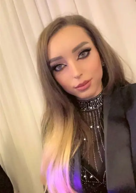 Я Cristina, 21, знакомлюсь в Бухаресте