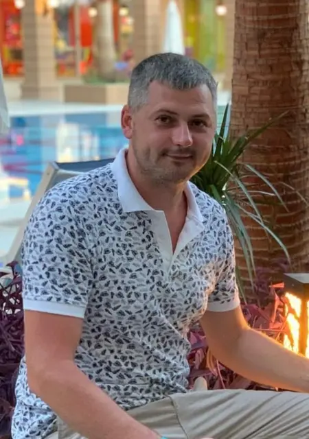 Я Влад, 39, знакомлюсь без обязательств в Черновцах