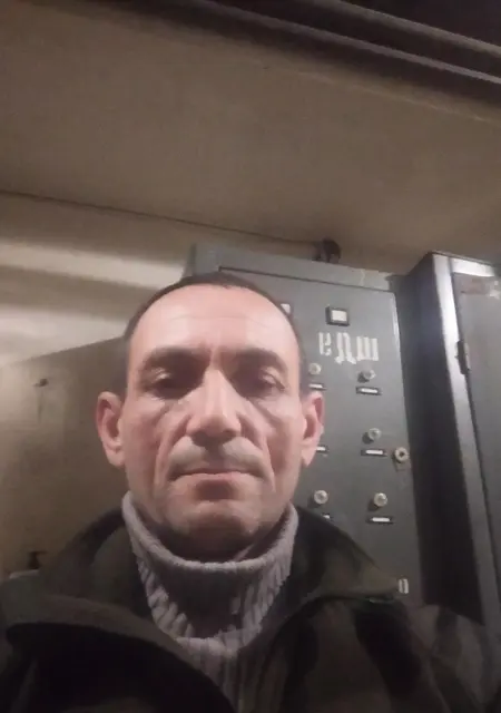 Руслан з Дніпра, шукаю на сайті дружбу