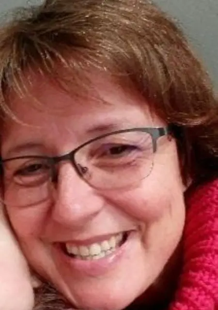 Я Sverine, 45, знакомлюсь в Париже